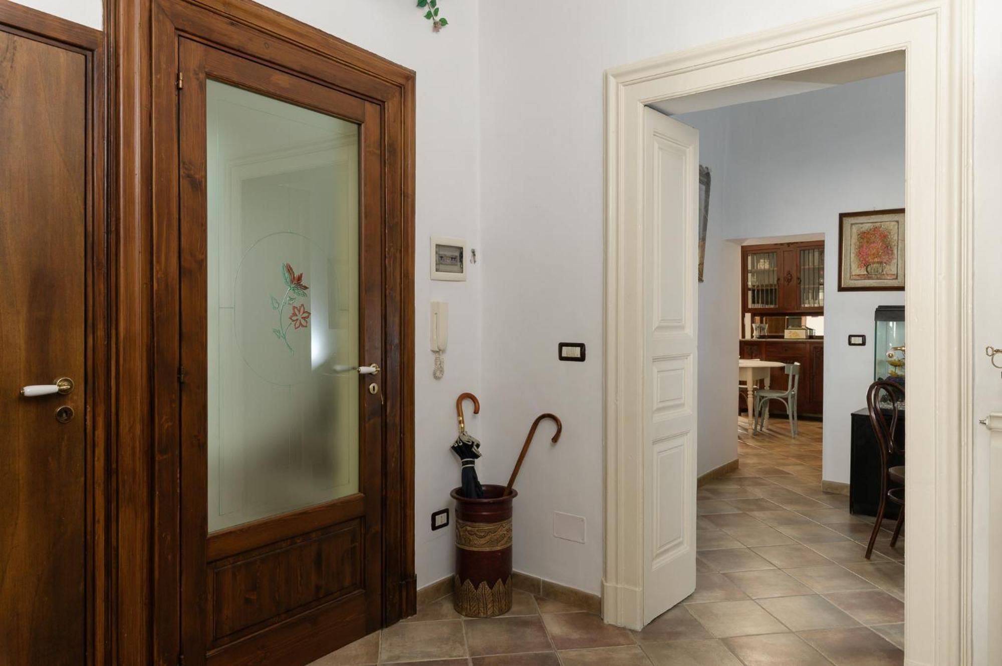 Appartamento Vintage Con Balcone By Wonderful Italy 奥斯图尼 外观 照片